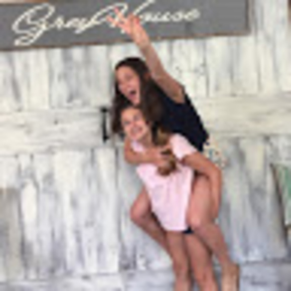 Meet your Posher, Libby - Picture 1 of 1